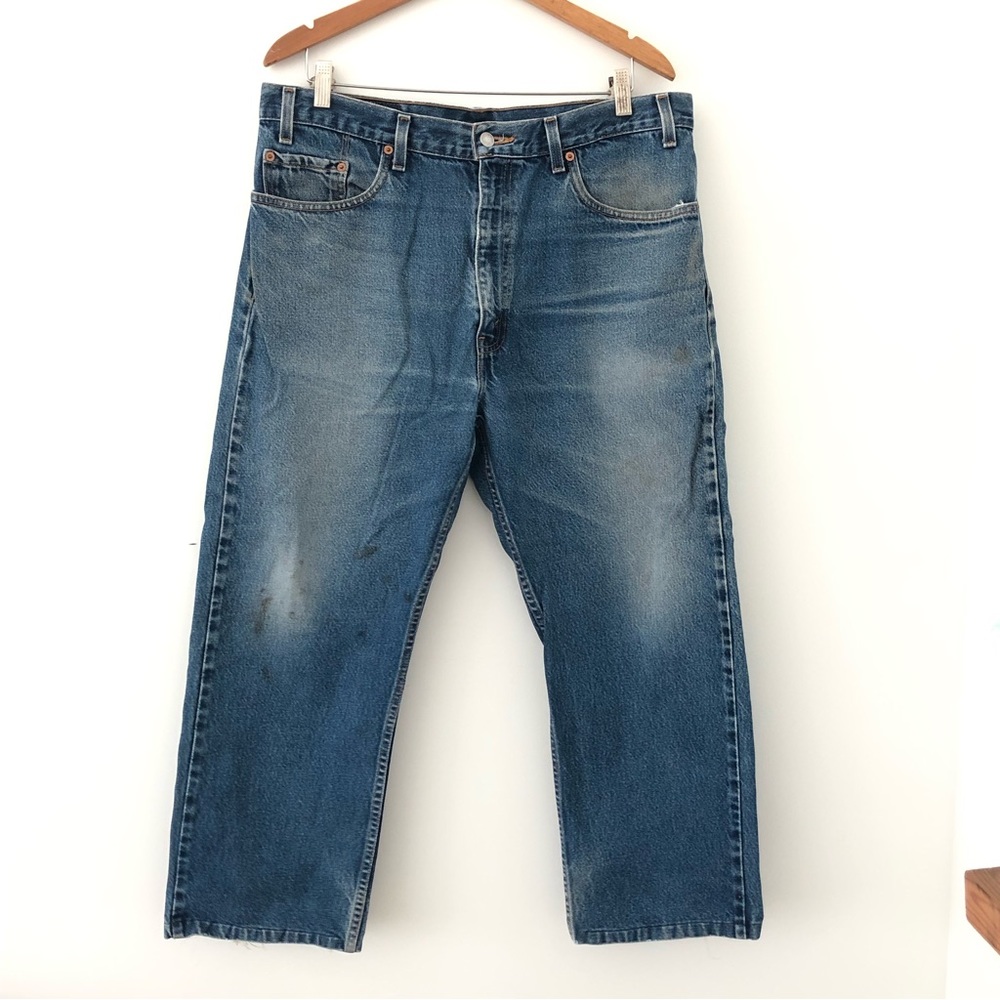 VNTG LEVIS Distressed 505 Med Wash Sz 38X30 (actual 36X25) ankle destroyed USA